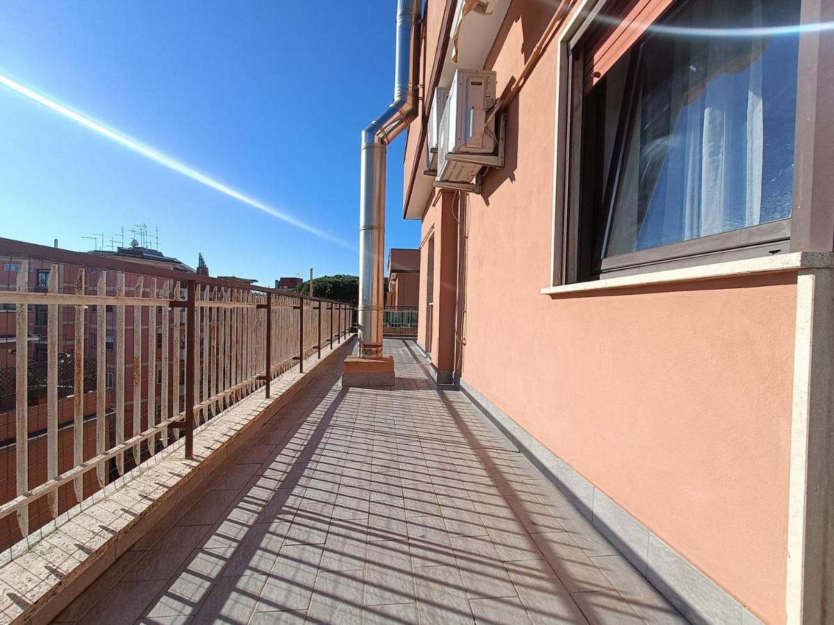 Avellini - Delightful And Spacious Apartment With Terrace - Near Metro A Cornelia Rome Bagian luar foto